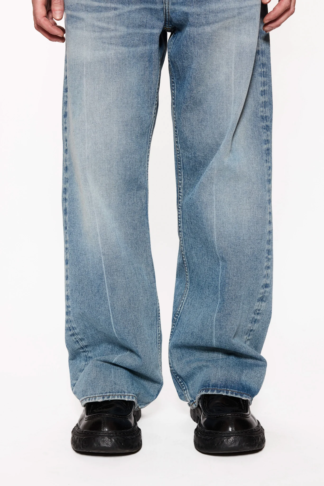 Loose-Fit Jeans - Image 4