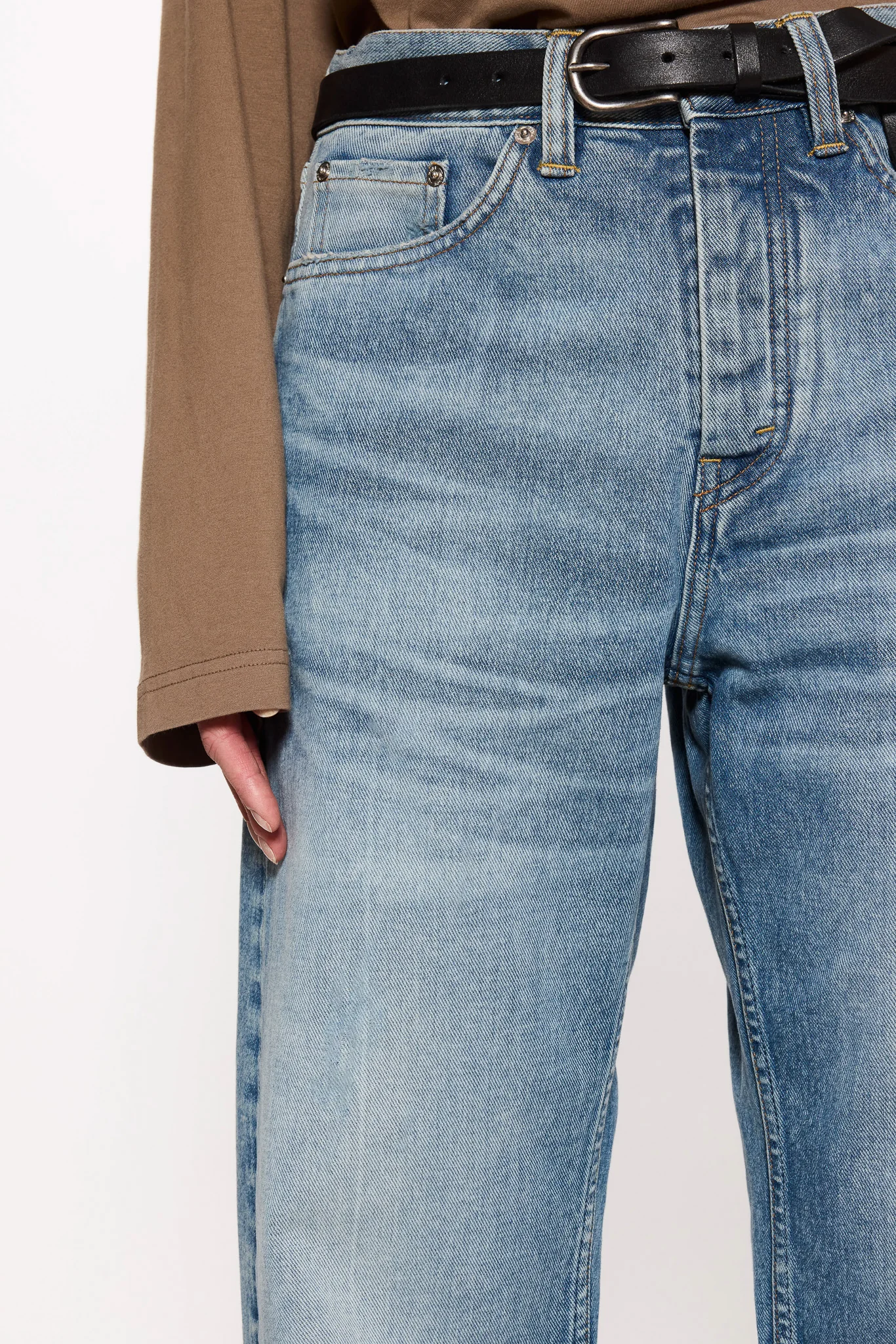 Loose-Fit Jeans - Image 8
