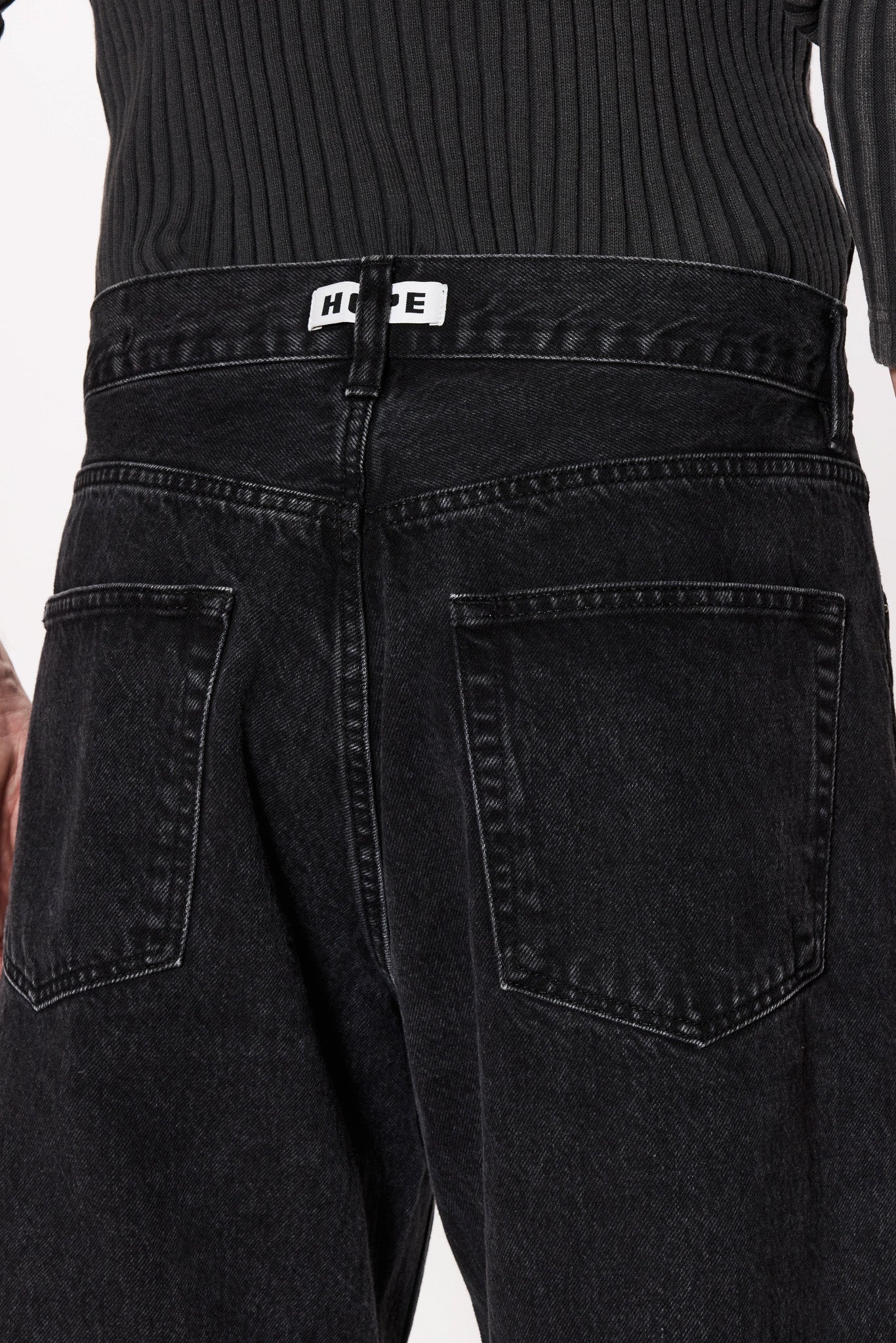 Loose-Fit Jeans - Image 4