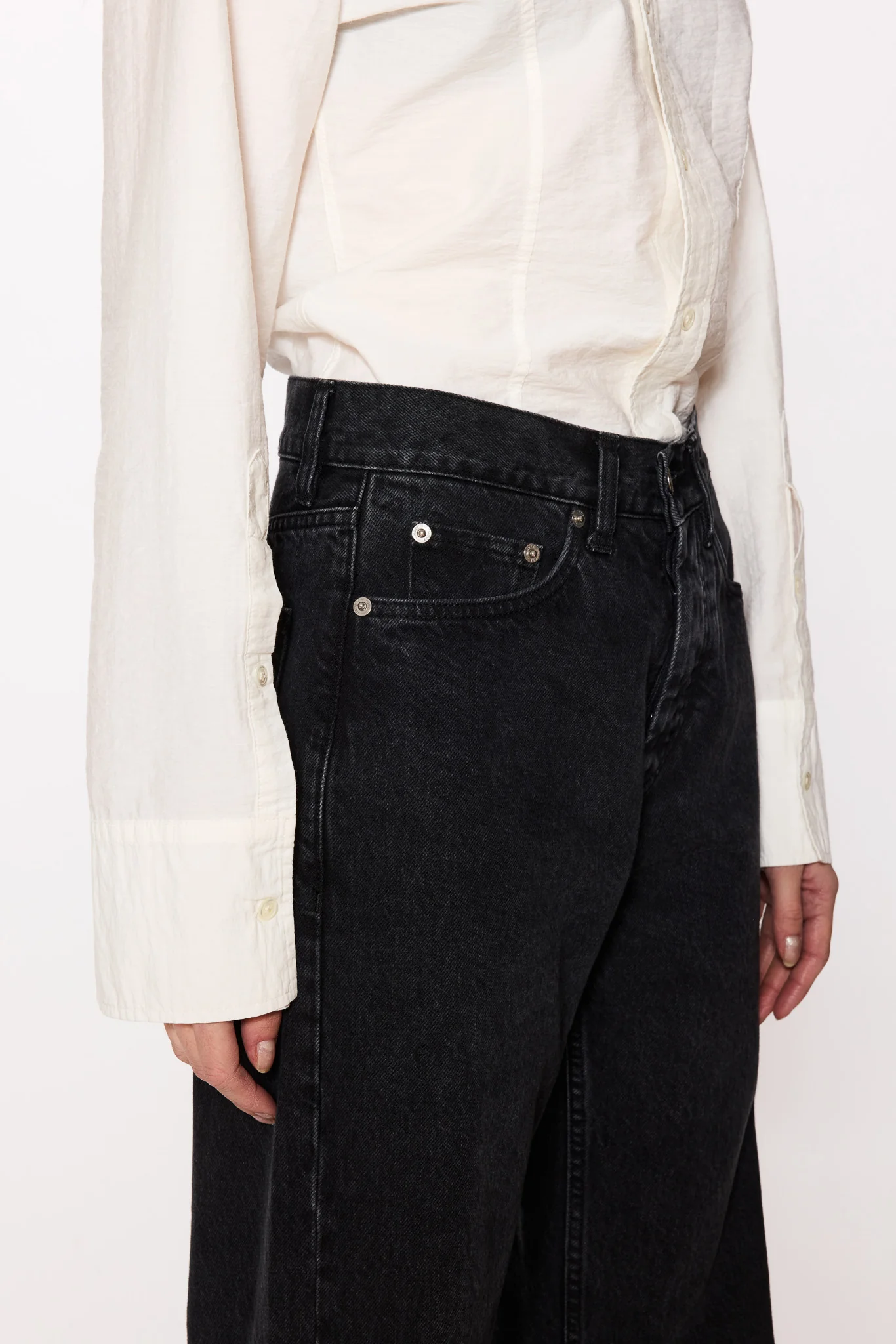 Loose-Fit Jeans - Image 8