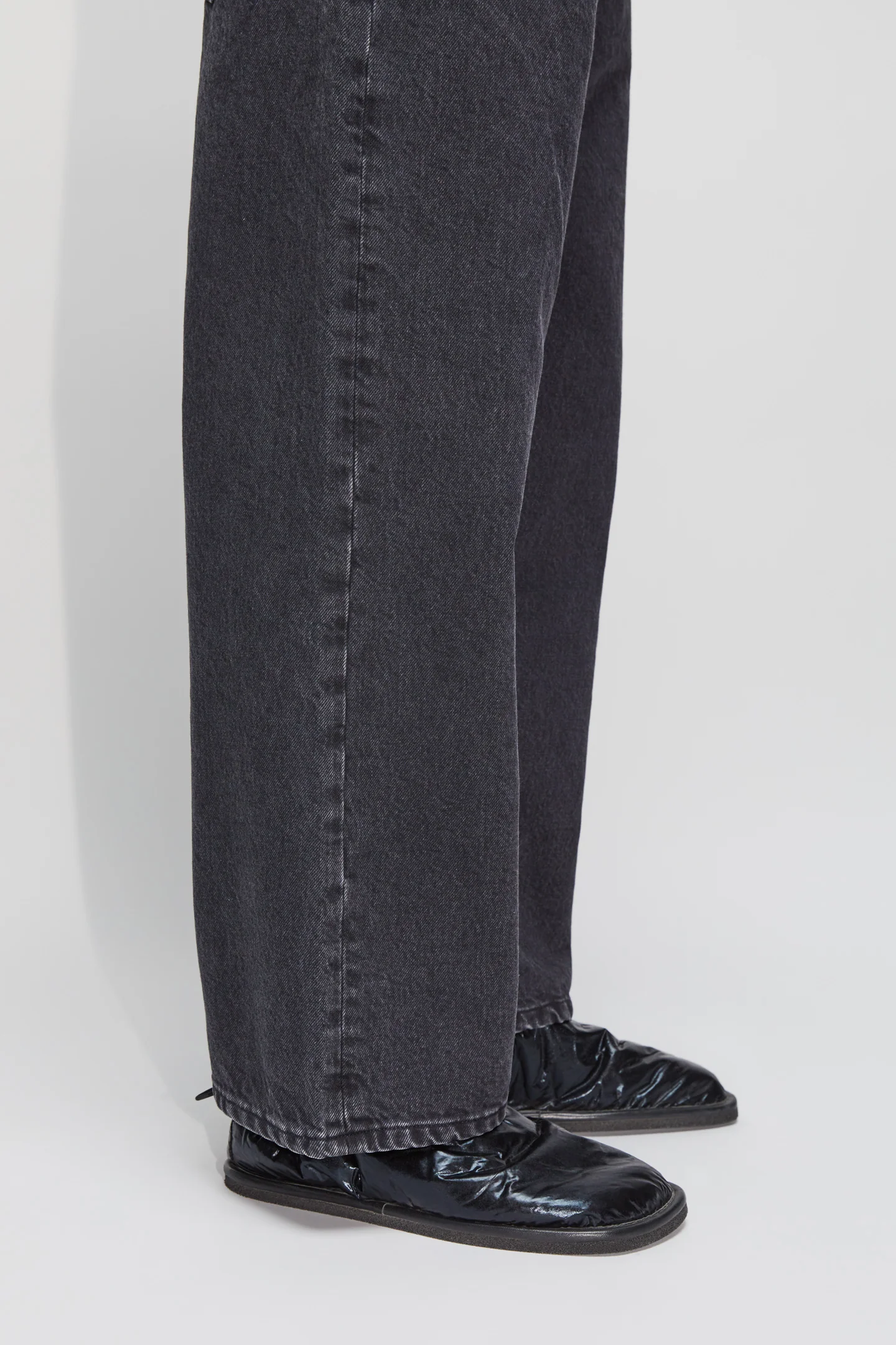 Wide-Leg Cropped Jeans - Image 8