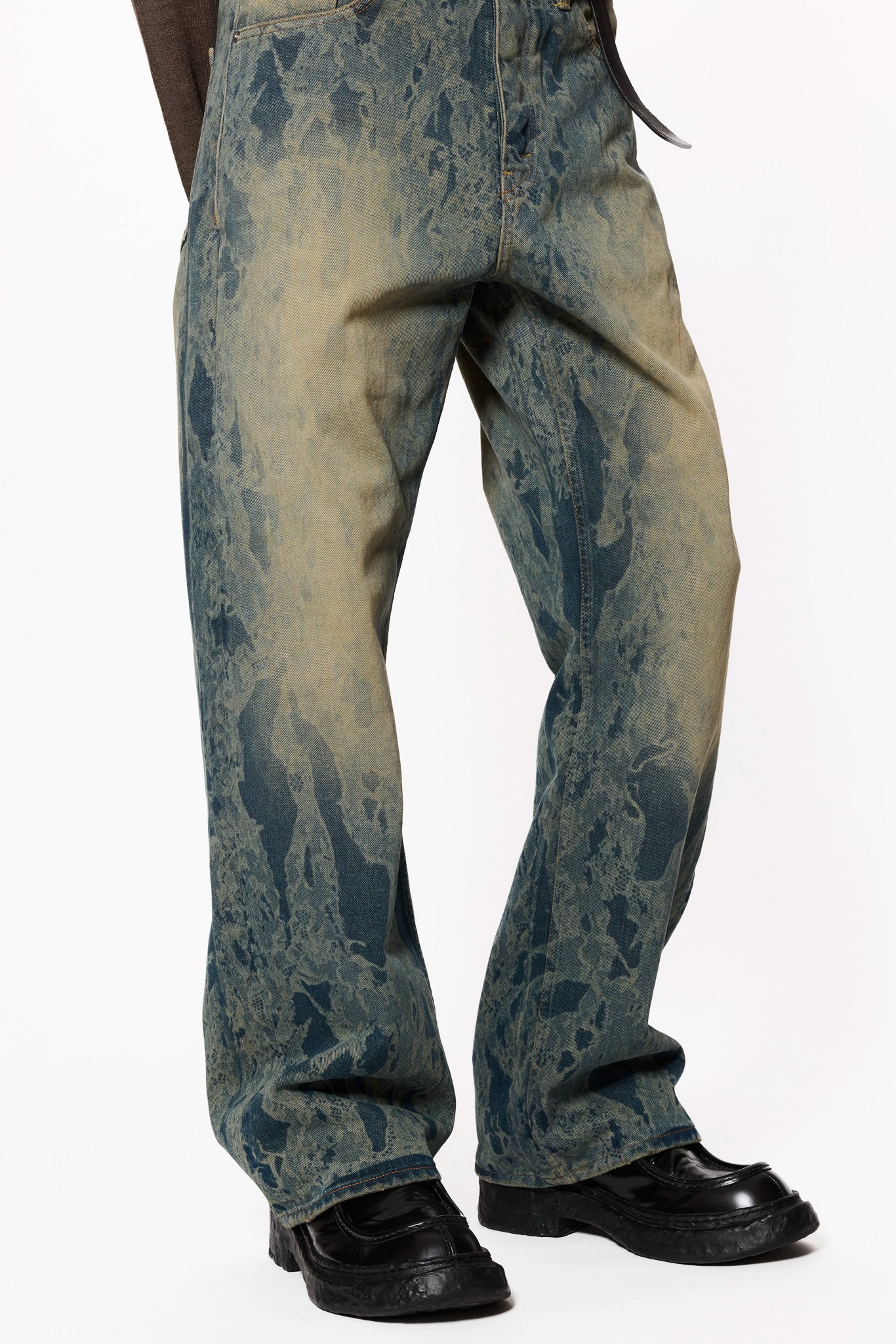 Loose-Fit Jeans - Image 4