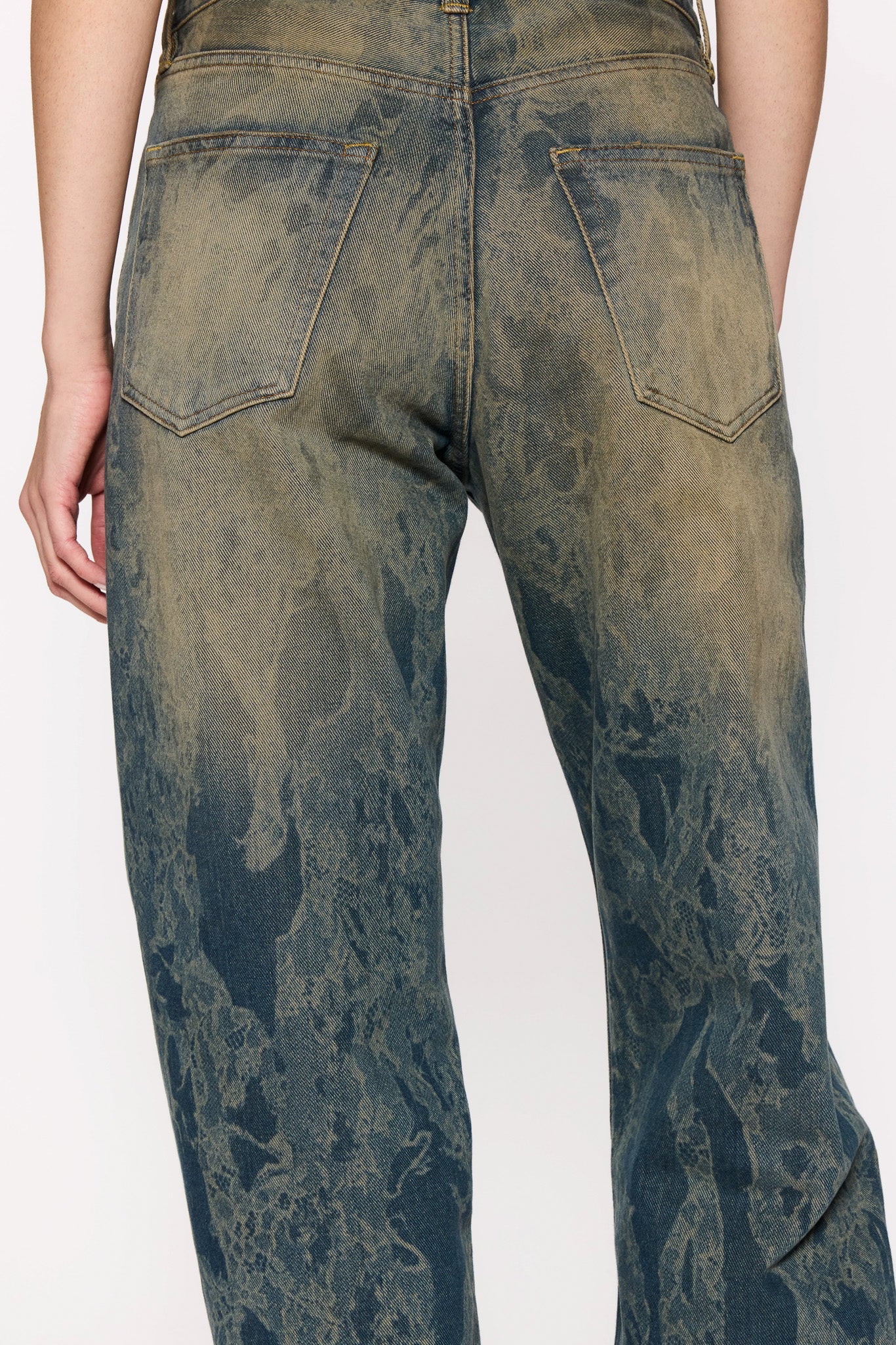 Loose-Fit Jeans - Image 8