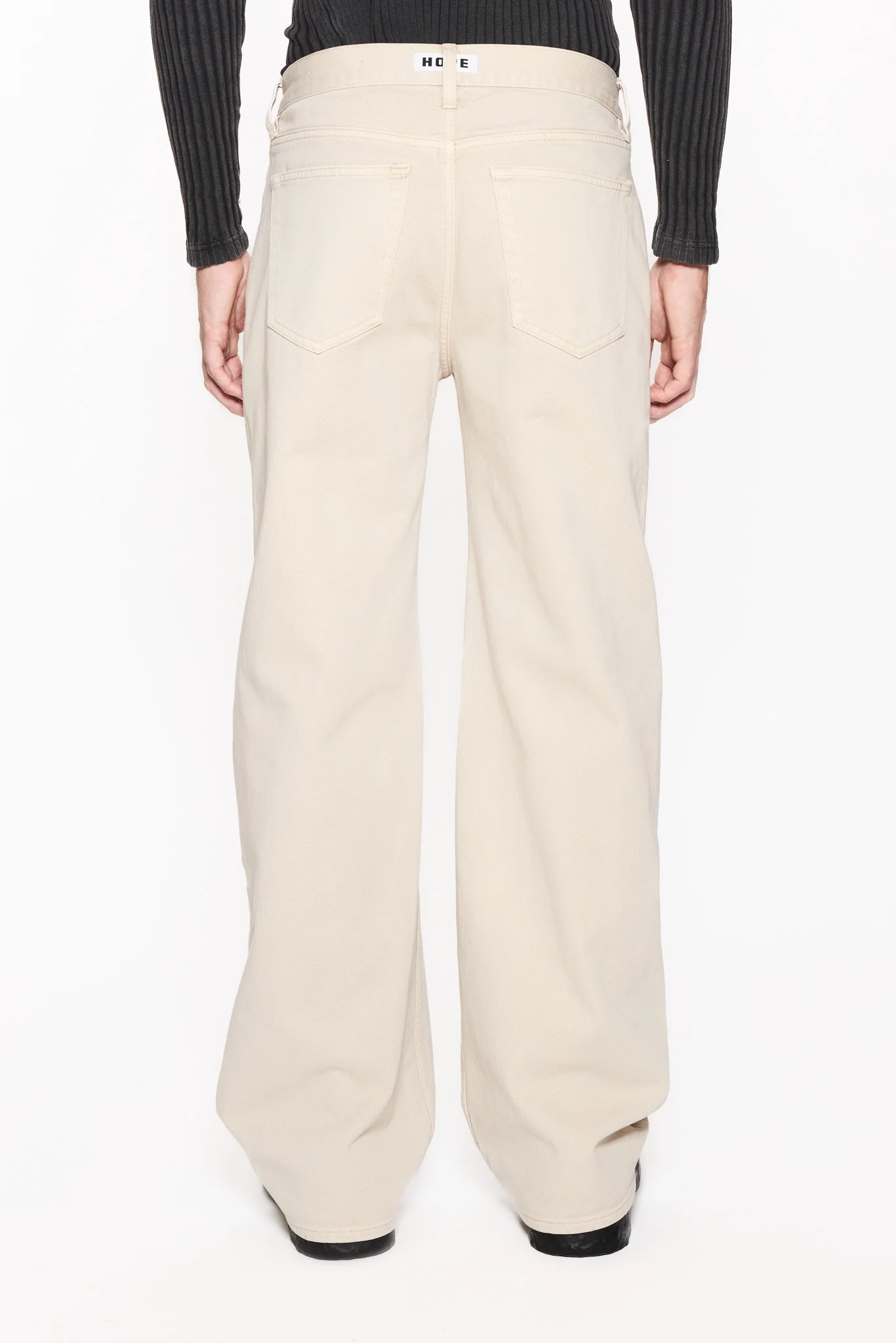 Low-Waist Wide-Leg Jeans - Image 5