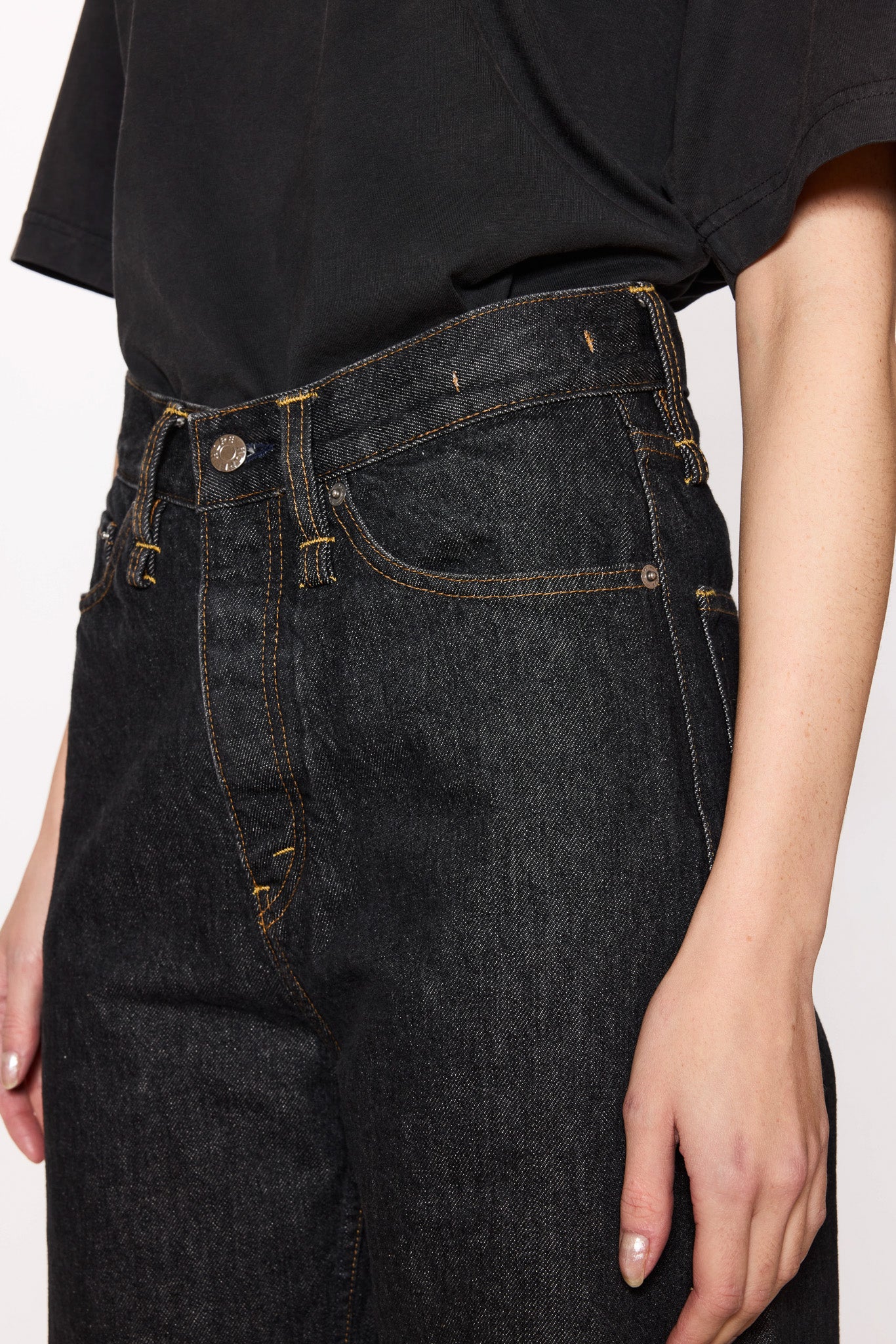 Wide-Leg Jeans - Image 8