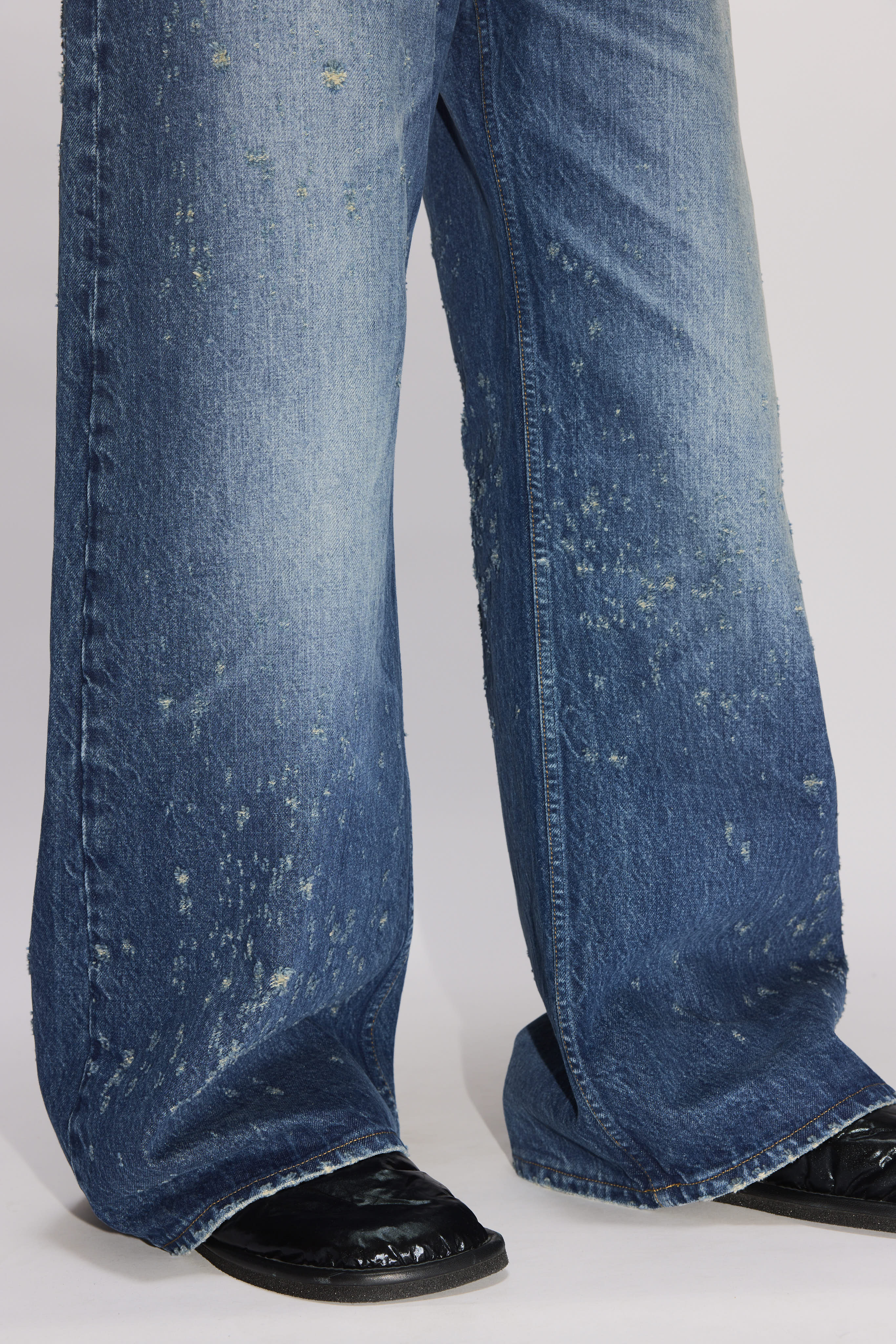 Wide-Leg Jeans - Image 6